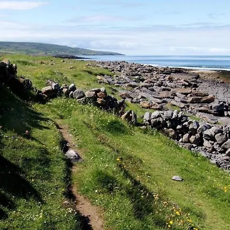 Daire Seacoast Chalet, Fanore, Wild Atlantic Way